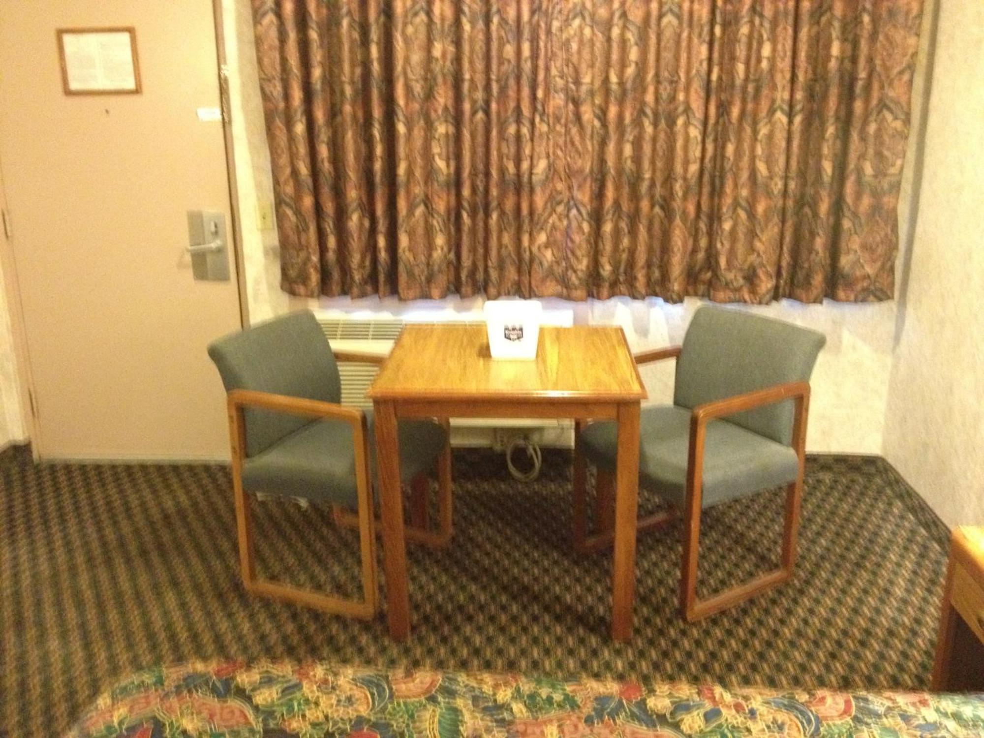 Richmond Inn And Suites エクステリア 写真