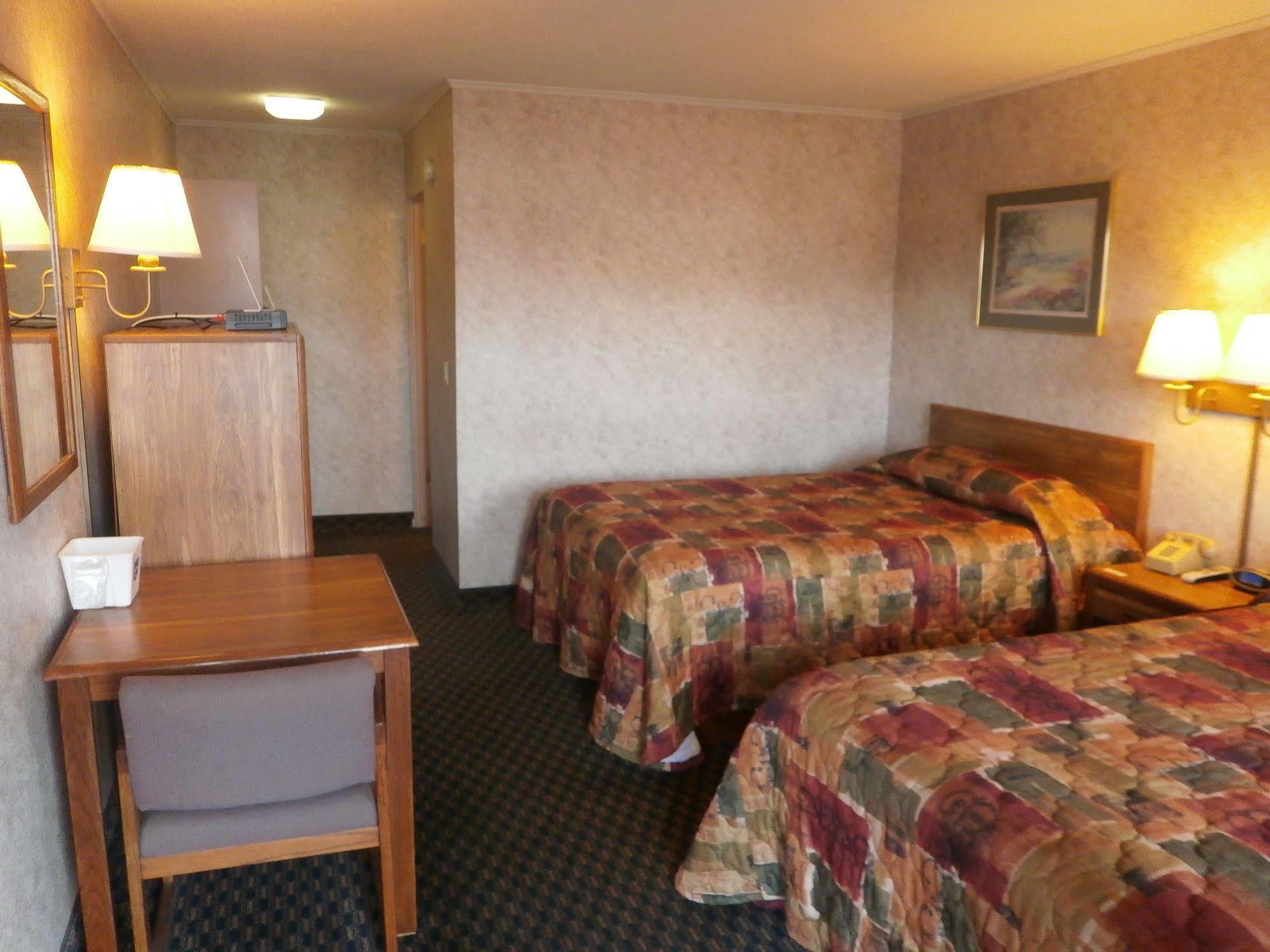 Richmond Inn And Suites エクステリア 写真