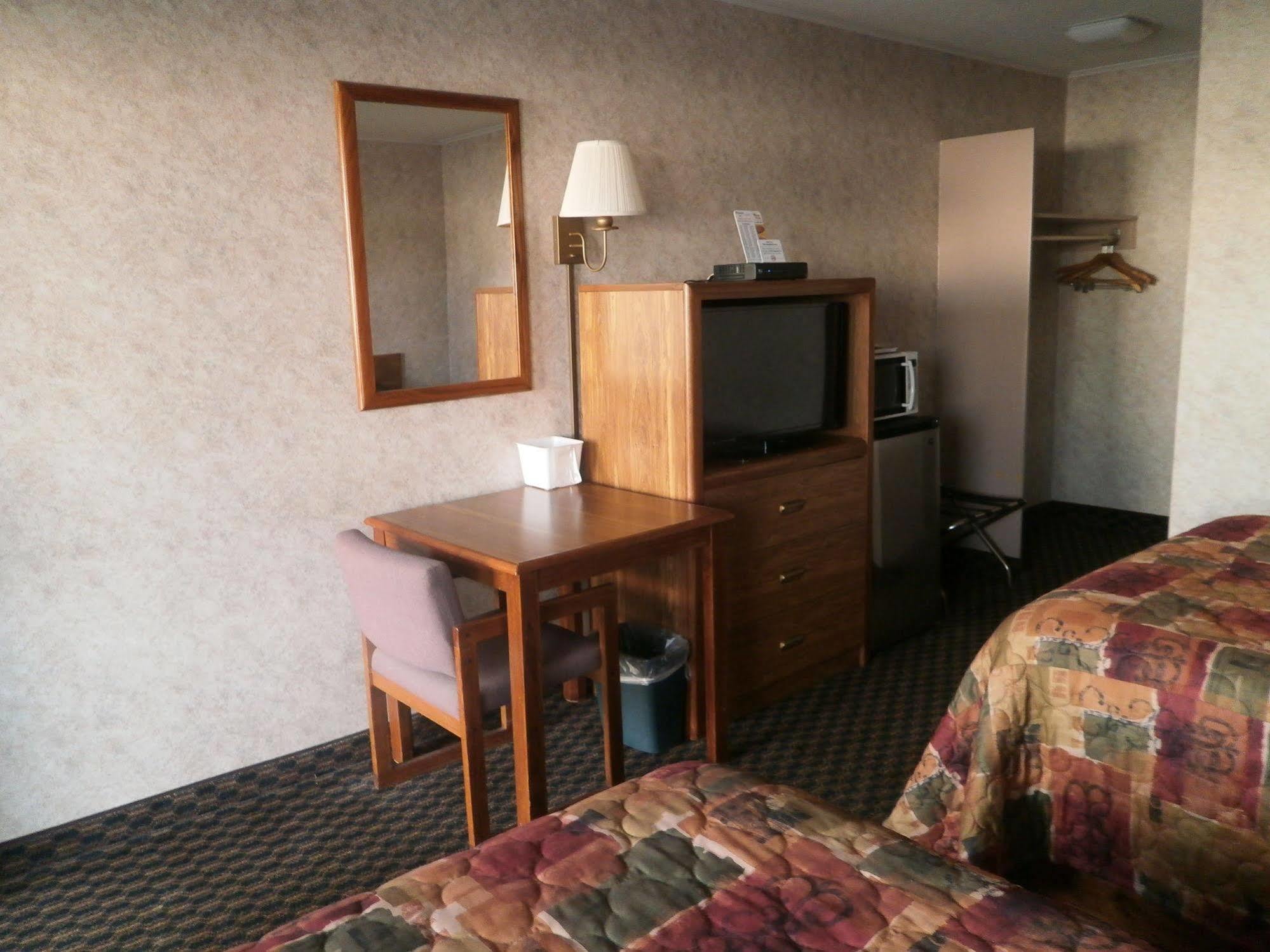 Richmond Inn And Suites エクステリア 写真