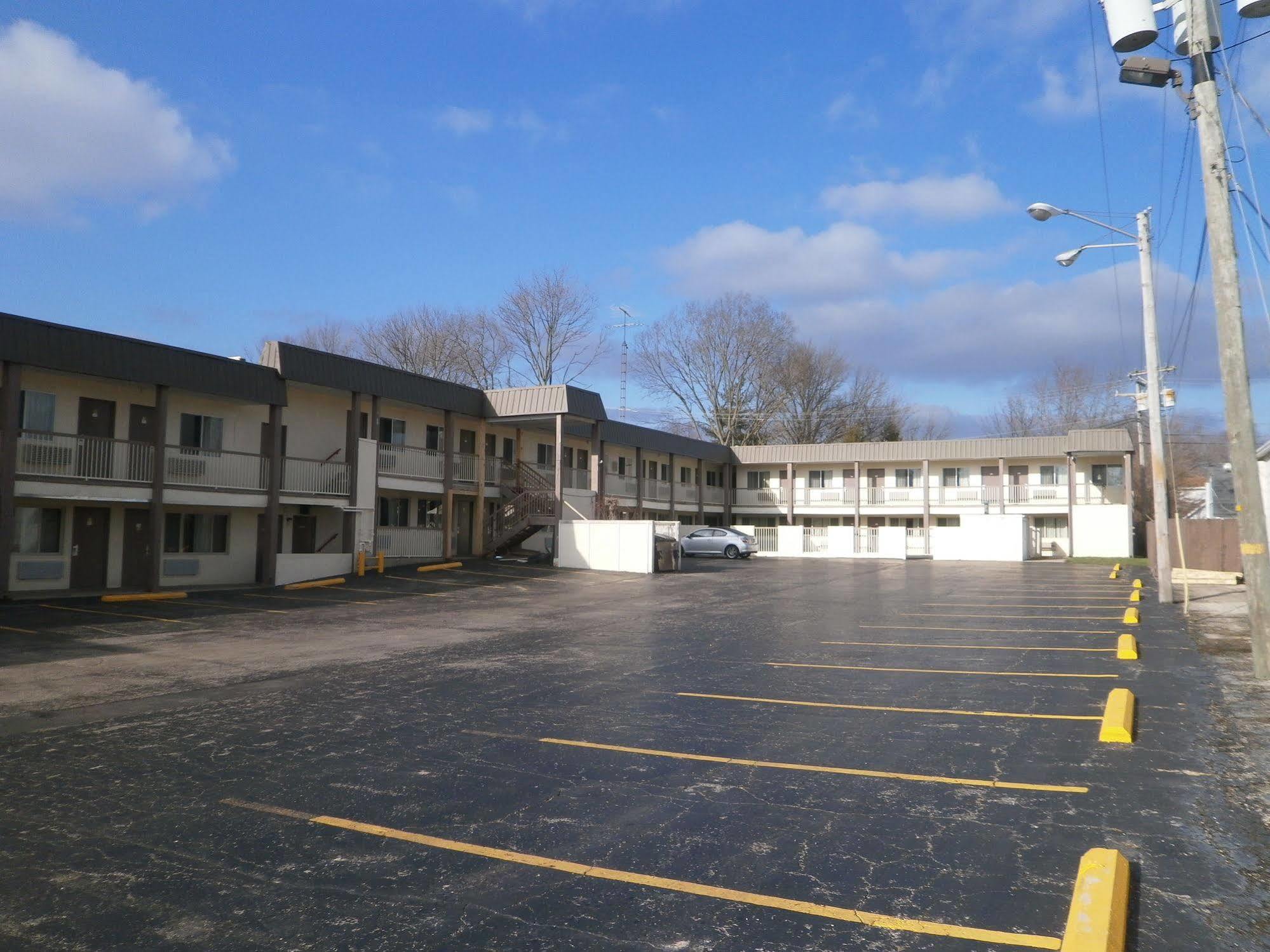 Richmond Inn And Suites エクステリア 写真